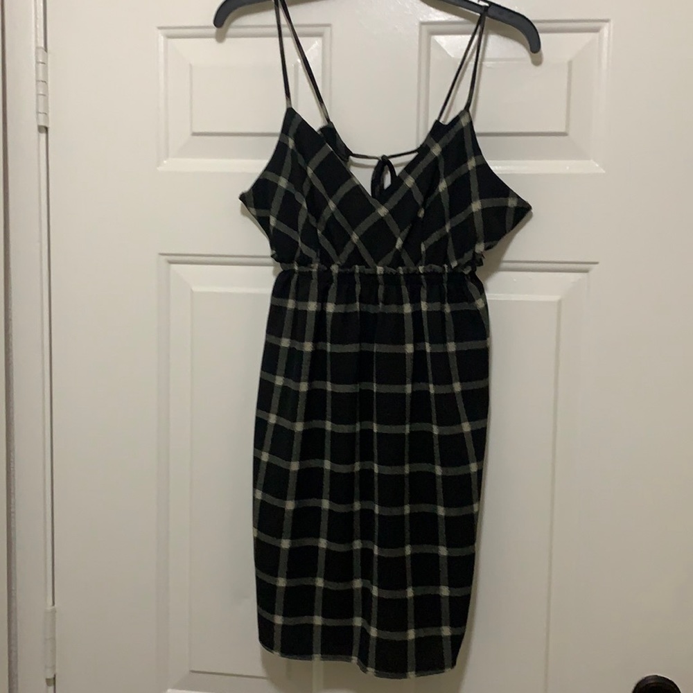 Dress - Picture 1 of 6